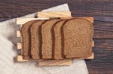 Dilimlenmiş çavdar ekmeği
