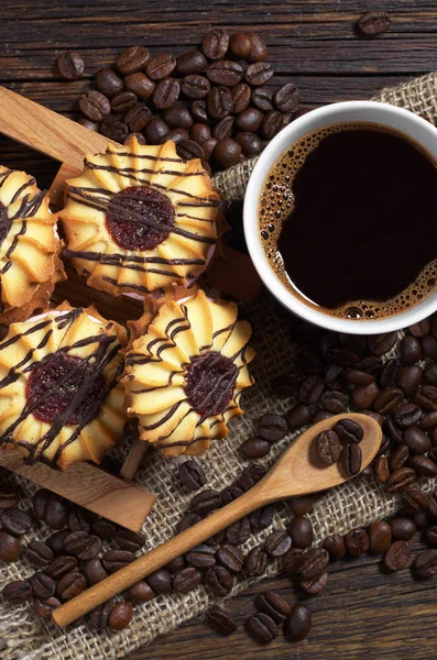 Кофе с печеньем — стоковое фото