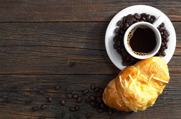 Koffie en croissant — Stockfoto