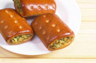 Yeşillikleri ile küçük börek