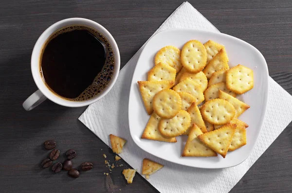 Crackers en koffie — Stockfoto