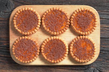 reçel ve çikolata ile tatlılar