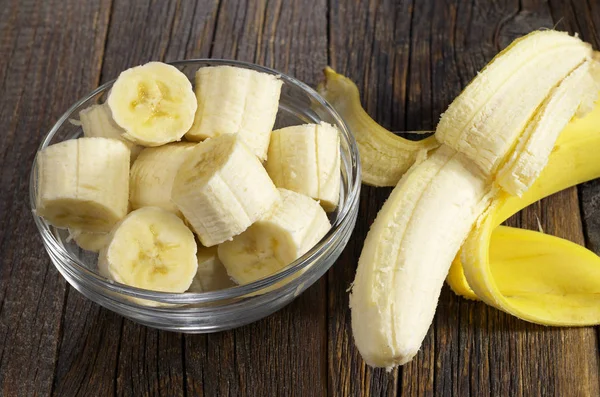 Bananas in bowl — Stock Photo, Image