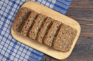 Çekirdekli çavdar ekmeği