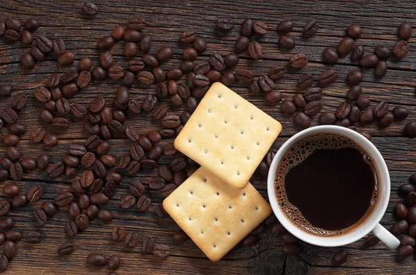 Kawa i krakersy — Zdjęcie stockowe