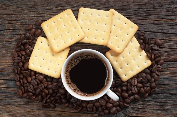 Crackers en koffie — Stockfoto