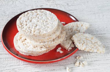 Yuvarlak pirinç kek 