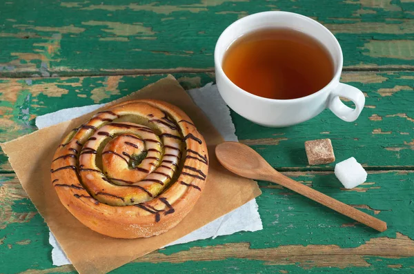 Tee und Brötchen — Stockfoto