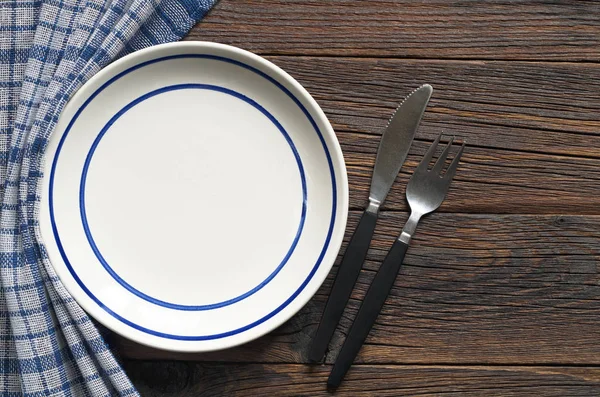 tabak ve çatal bıçak takımı