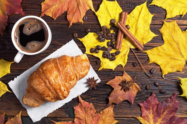 Coffee and croissant — Stock Photo, Image