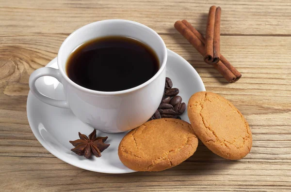 Koffie en gember koekjes — Stockfoto