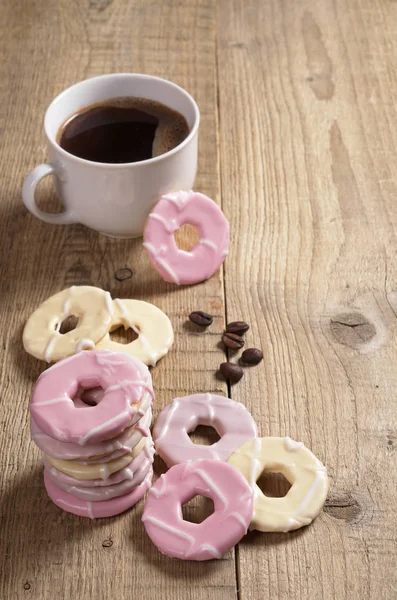 Μπισκότα με καφέ και γλάσο — Φωτογραφία Αρχείου