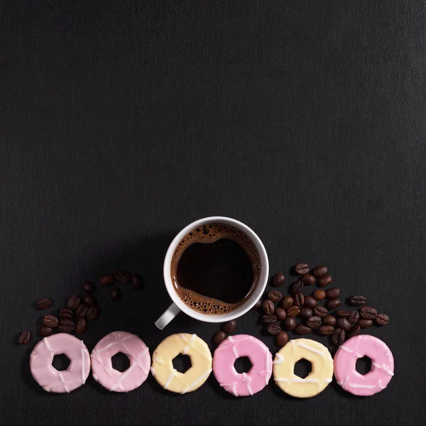 Kawa i ciasteczka kolorowe — Zdjęcie stockowe