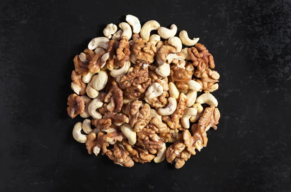Heap cashew of walnoten — Stockfoto