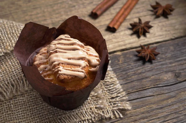 Muffin mit Schokoladencreme — Stockfoto