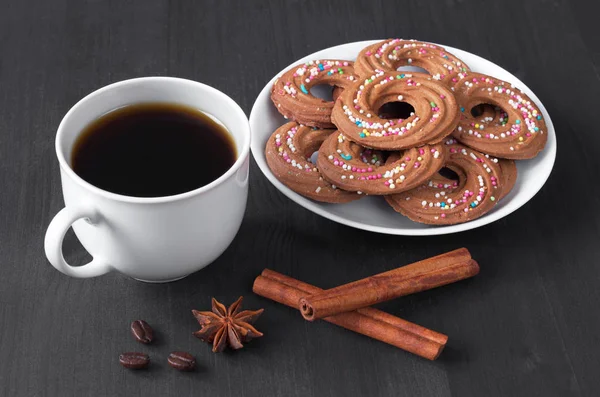 コーヒーとジンジャーブレッドのクッキー — ストック写真