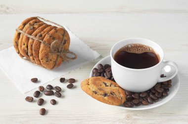 kahve ve çikolata soslu kurabiyeleri