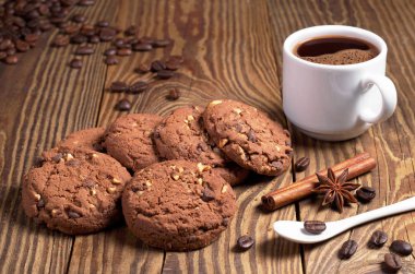 çikolata kurabiye ve kahve