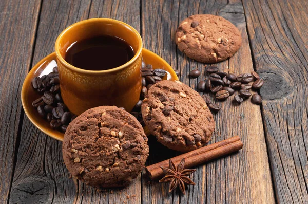 Coffee and chocolate cookies — Stock Photo, Image