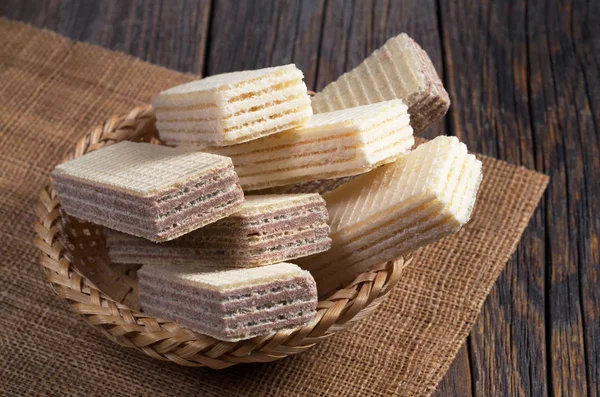 Chocolate and vanilla wafers — Stock Photo, Image