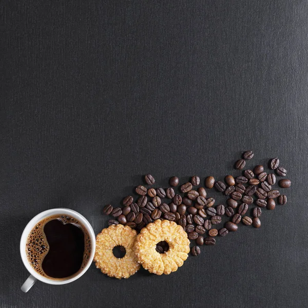 Kaffe med smördeg — Stockfoto