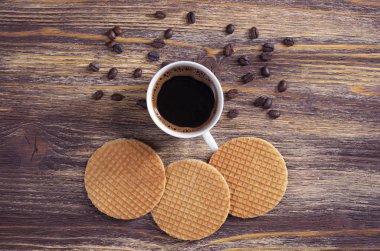 Kahve ve yuvarlak waffle