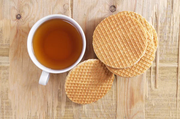 Taza de té y obleas — Foto de Stock