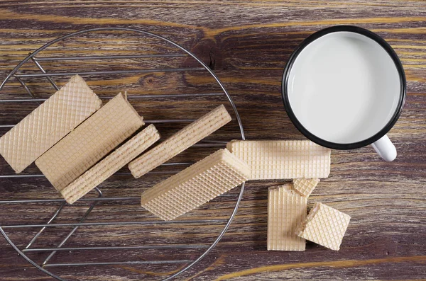 Wafers with milk — Stock Photo, Image