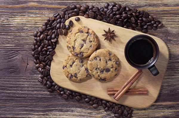 Café com biscoitos de chocolate — Fotografia de Stock