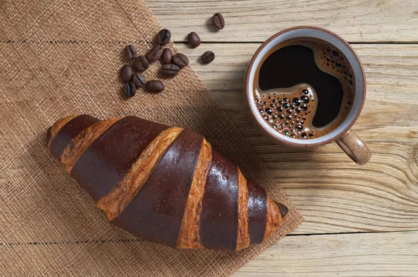 Rogalik z czekolady i kawy — Zdjęcie stockowe