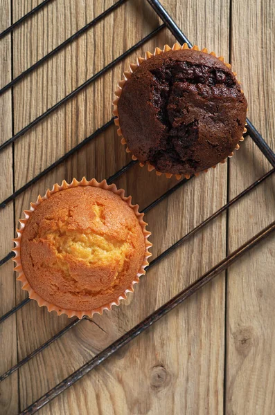 Pasteles de vainilla y chocolate —  Fotos de Stock