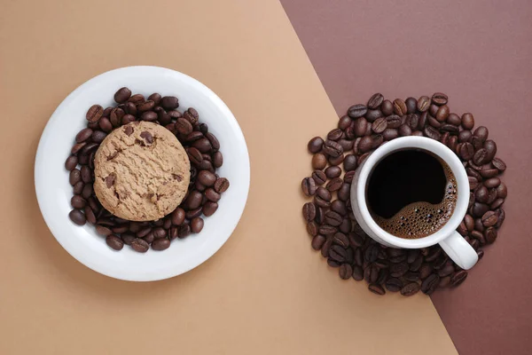 Biscotto Cioccolato Tazza Caffè Fagioli Sfondo Marrone Bicolore Vista Dall — Foto Stock