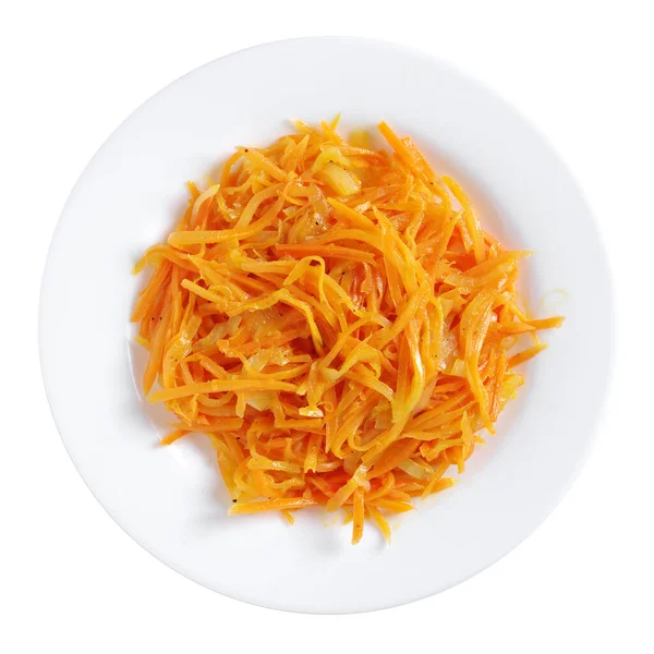新鲜胡萝卜沙拉与洋葱盘隔离在白色背景特写 顶部视图 — 图库照片