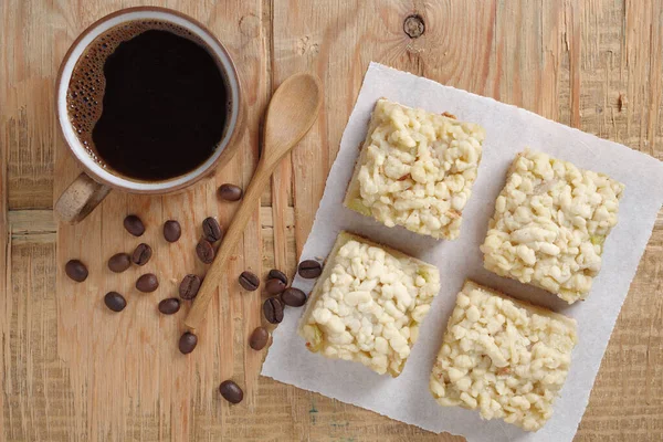 Zelfgemaakte Zoete Gebak Kopje Koffie Oude Houten Achtergrond Bovenaanzicht — Stockfoto