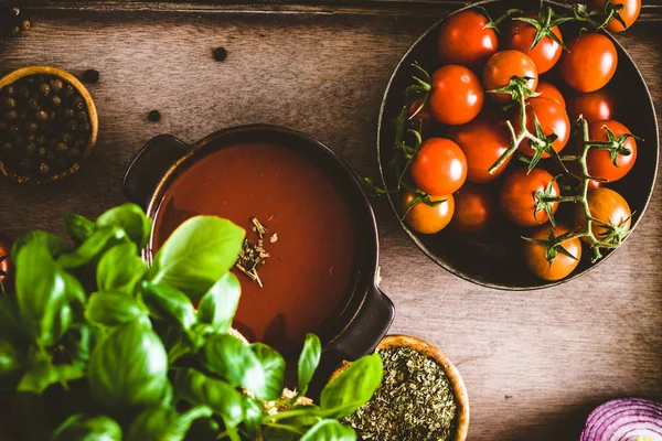 Sopa de tomate casera —  Fotos de Stock