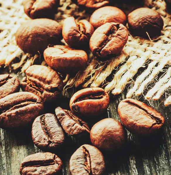 Káva fazole na dřevo — Stock fotografie