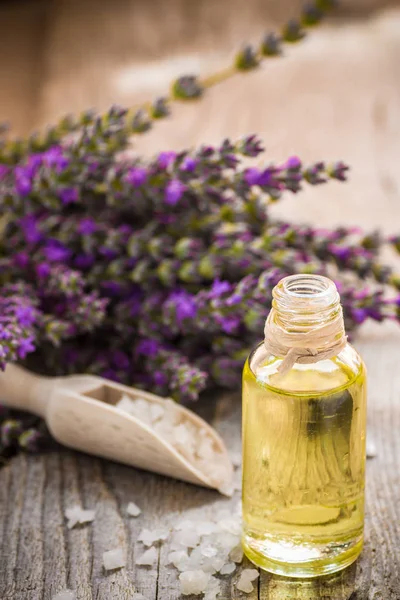 Lavendel spa inställning — Stockfoto