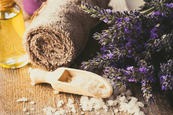 Lavendel spa inställning — Stockfoto