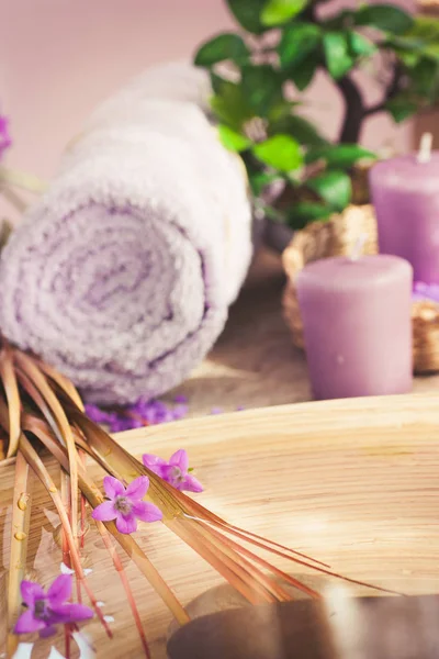 Ambiente de spa roxo — Fotografia de Stock