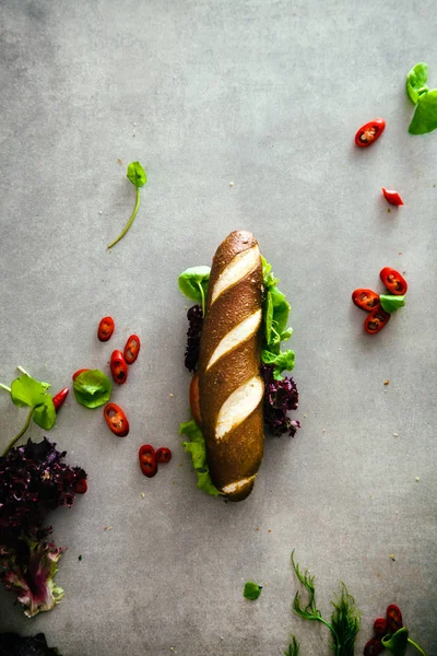 Feinkostsandwich mit Gemüse — Stockfoto