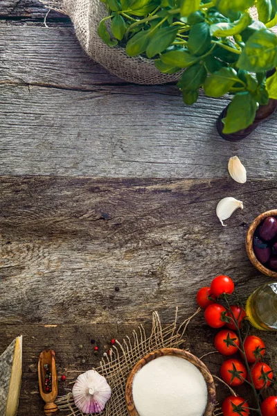 Tavole di legno con cibo — Foto Stock