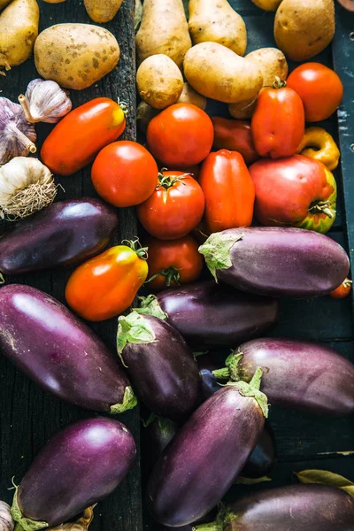 Verduras Sobre Madera Verduras Ecológicas Ambiente Rústico Comida Fresca Vegetales —  Fotos de Stock