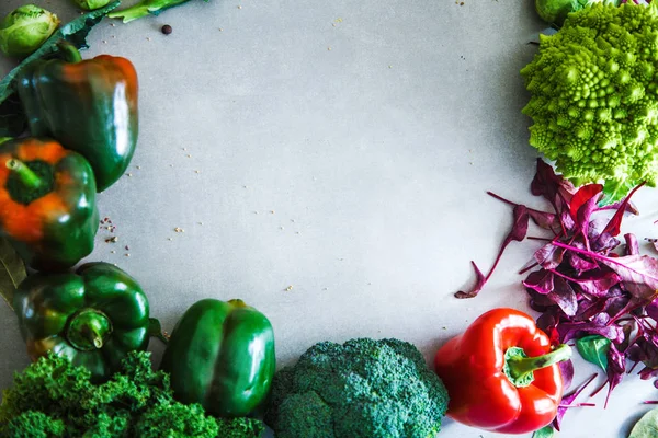 Legumes frescos flatlay — Fotografia de Stock