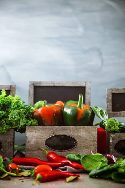 Platos de verduras frescas — Foto de Stock
