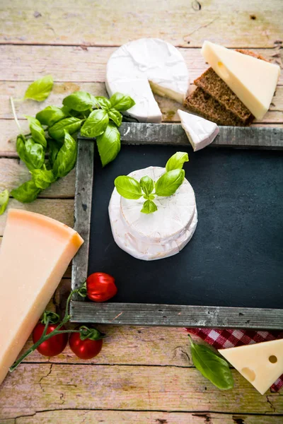 Italian cooking on wood — Stock Photo, Image