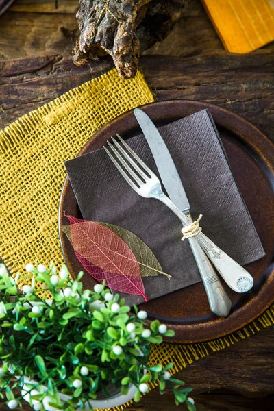 Mesa de primavera. Cebada sobre madera — Foto de Stock