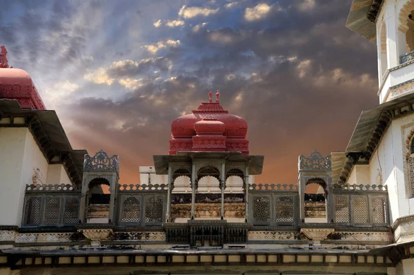 Історичні будівлі в Гулаб багх, Удайпур, Раджастан, Індія — стокове фото
