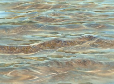 Şeffaf dalgalar ve suluboya arkaplan ile güneşli su