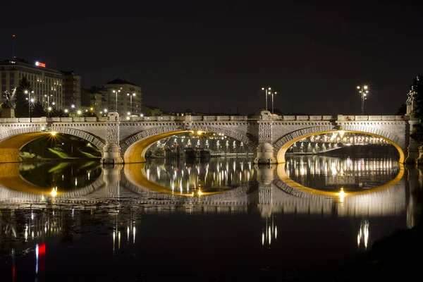 Umberto I Puente de Turín de noche — Foto de Stock