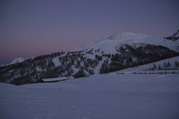 Montagne a Sestriere la sera — Foto Stock